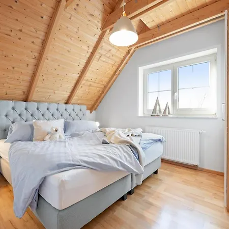 Zum Faehrmann 2 Whg 3 Im Og In 18356 דירה *