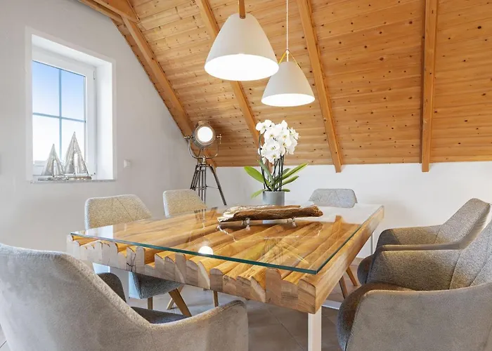 Zum Faehrmann 2 Whg 3 Im Og In 18356 *